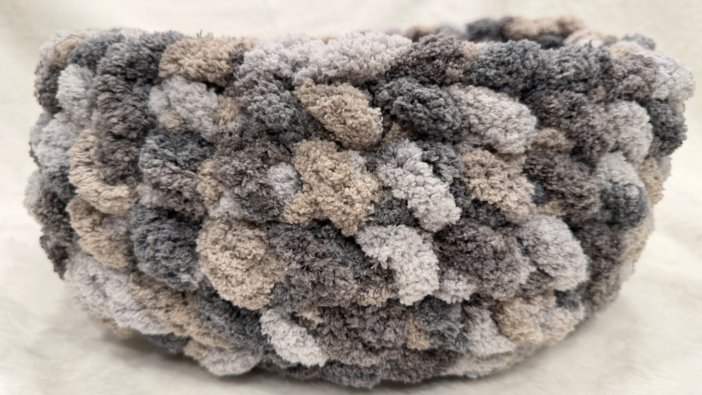 Majestic Gem Handmade Luxury Cat Bed – 14 Inches – Smoky Quartz