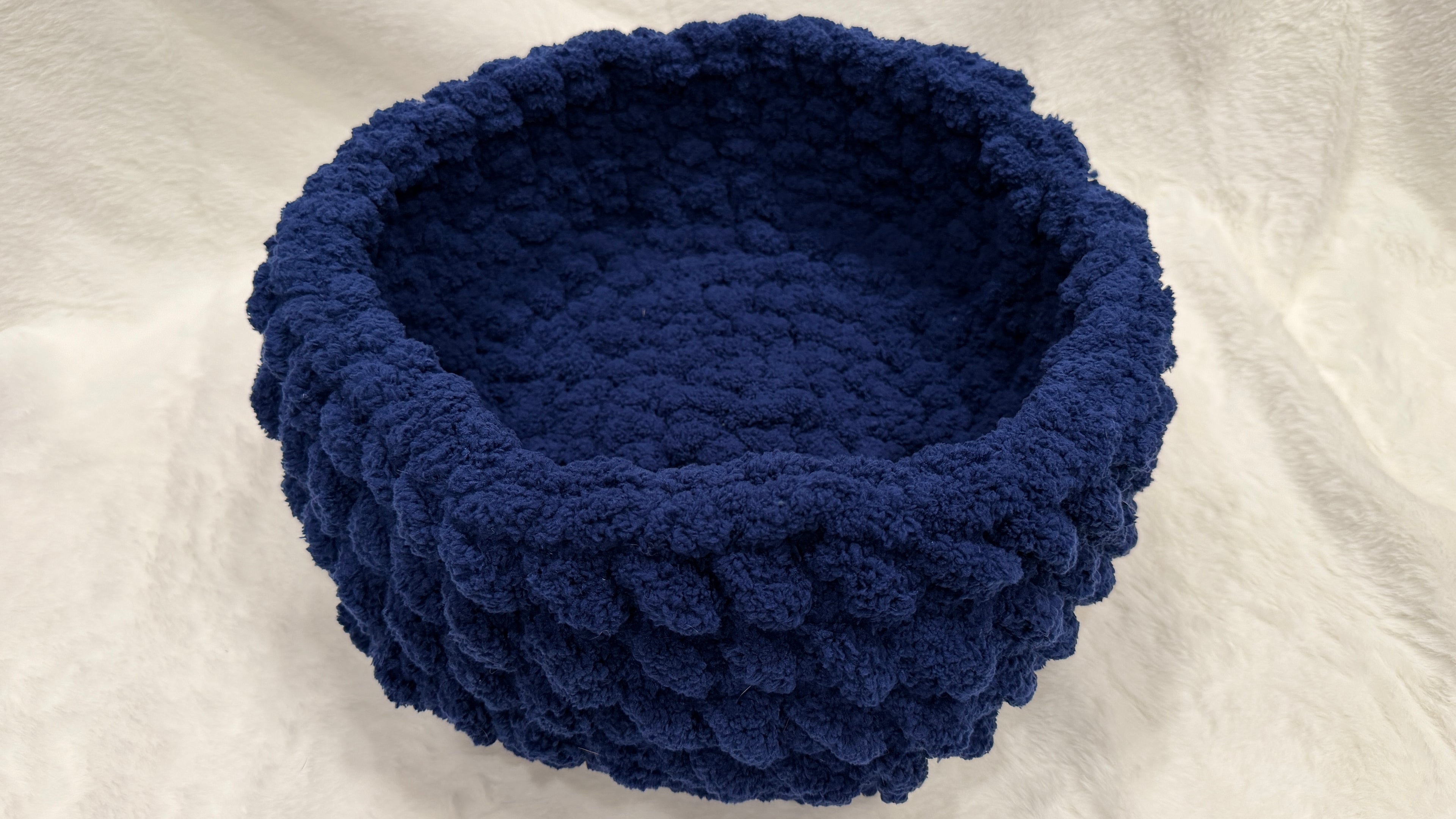 Majestic Gem Handmade Luxury Cat Bed – 14 Inches – Sodalite