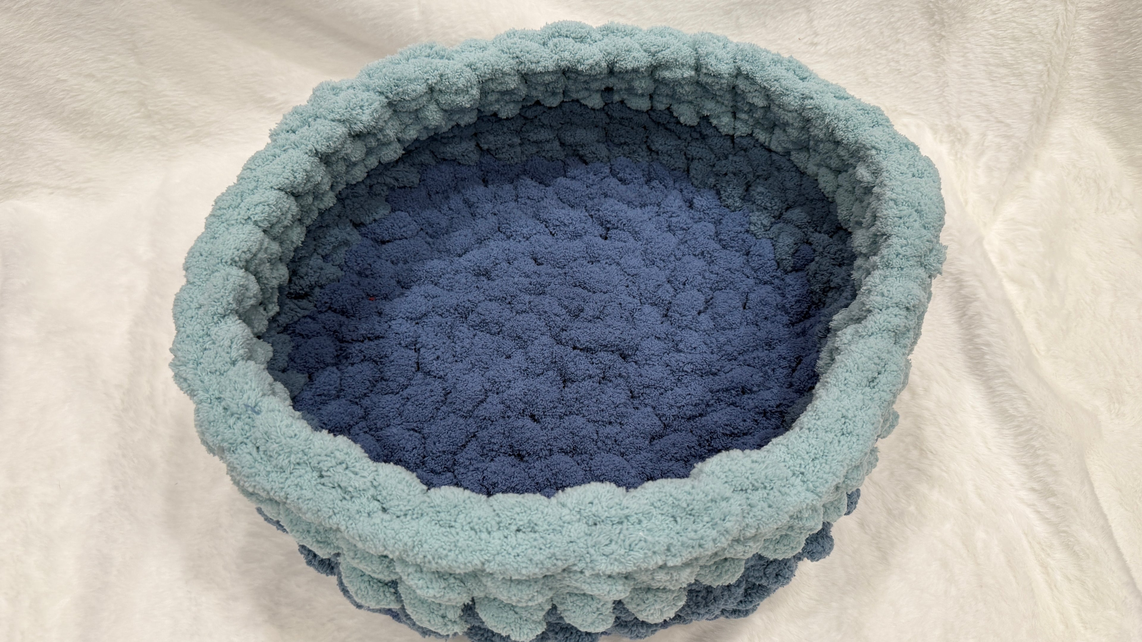 Majestic Gem Handmade Luxury Cat Bed – 14 Inches – Amazonite