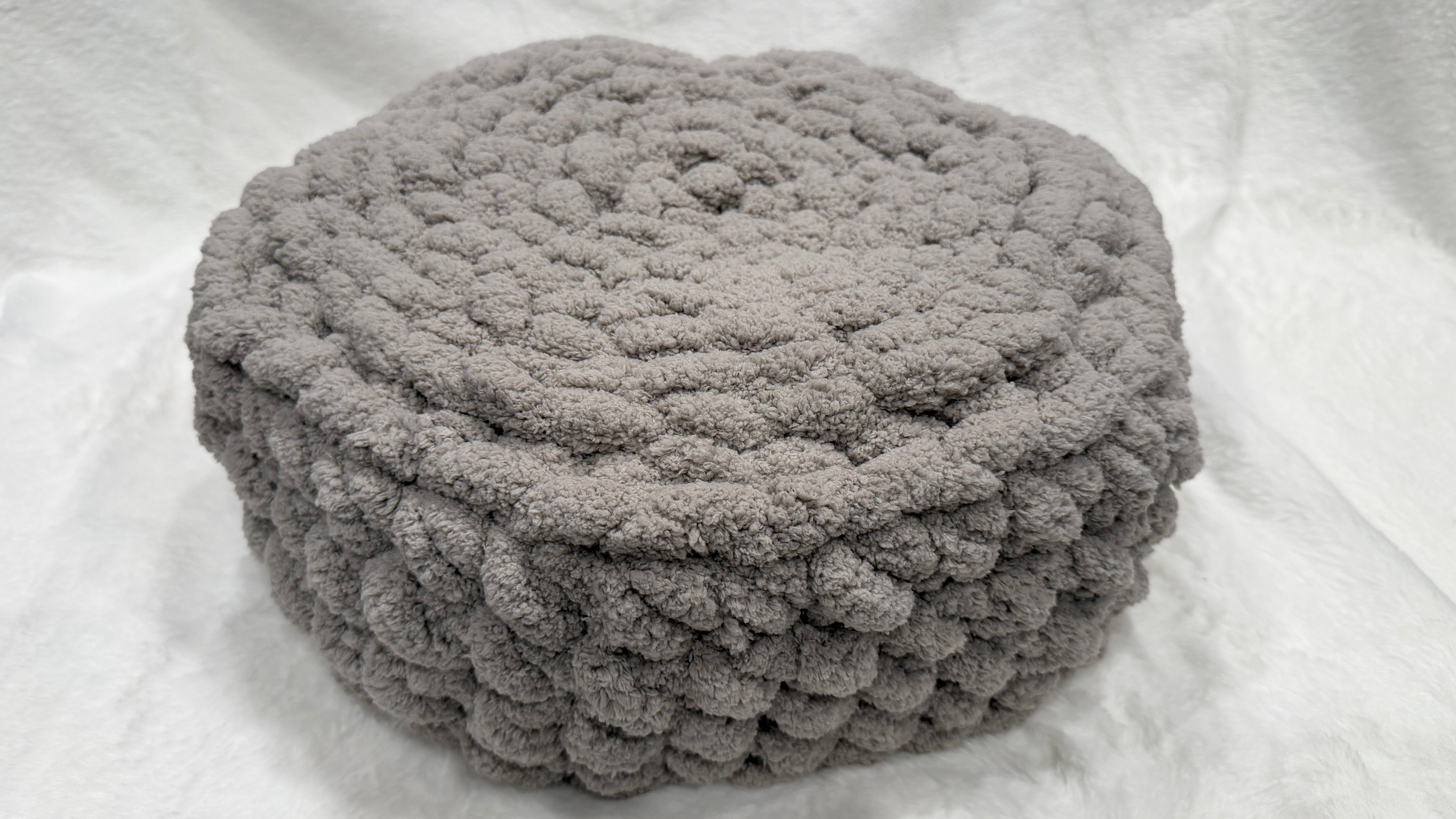 Majestic Gem Handmade Luxury Cat Bed – 14 Inches – Moonstone Gray