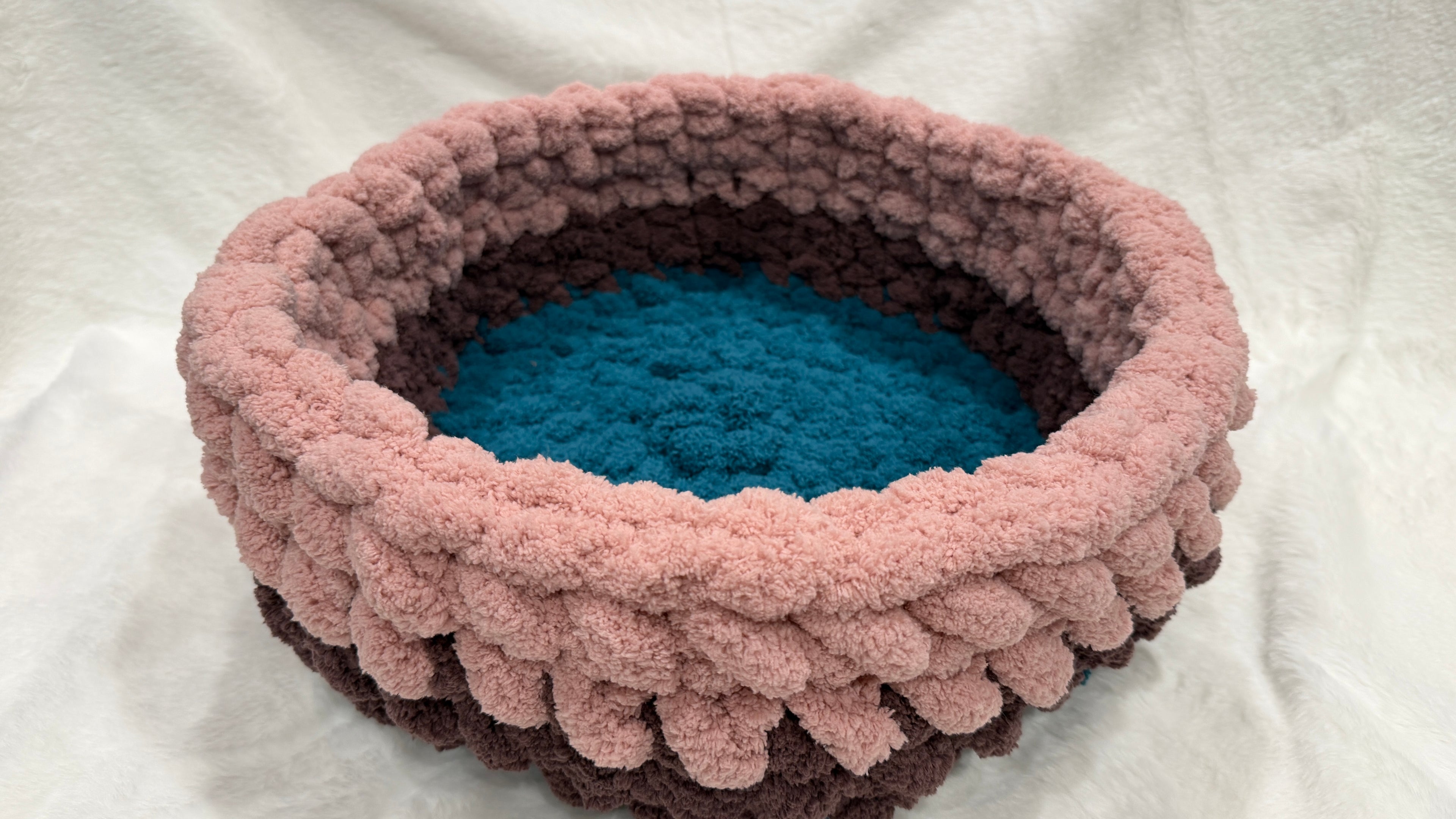 Majestic Gem Handmade Luxury Cat Bed – 14 Inches – Morganite · Lepidolite · Aquamarine