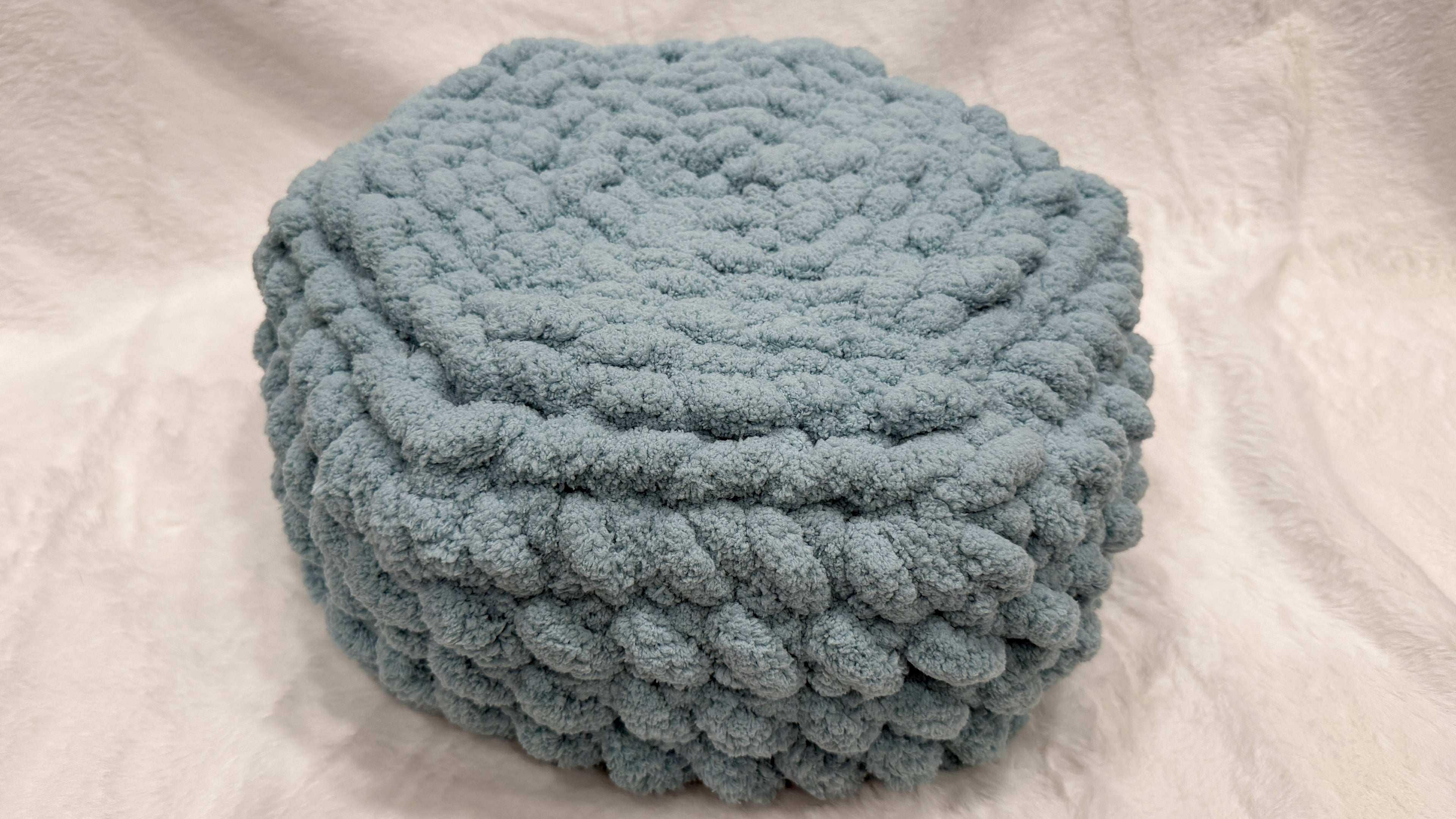 Majestic Gem Handmade Luxury Cat Bed – 14 Inches – Mint Chrysoprase