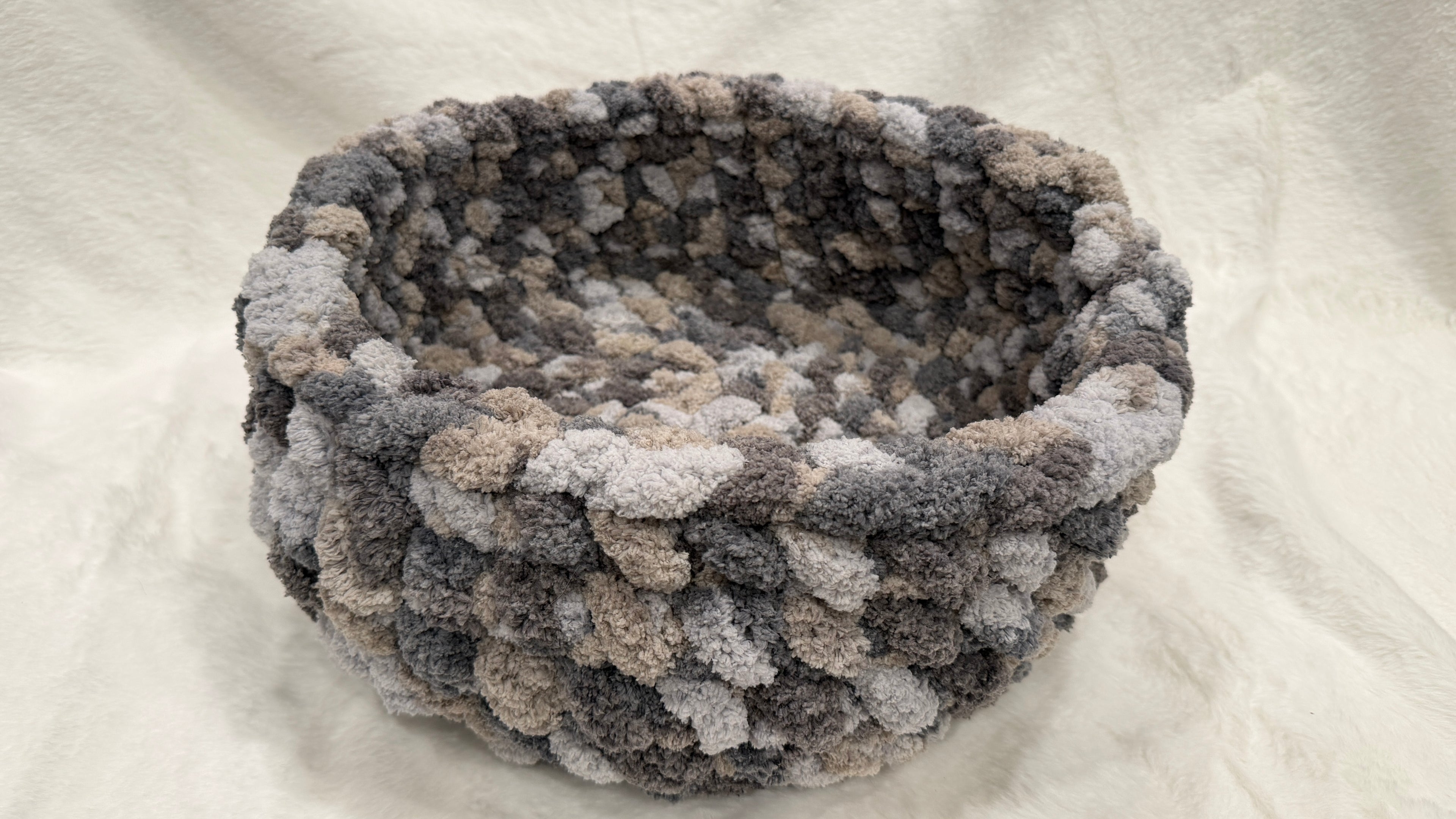 Majestic Gem Handmade Luxury Cat Bed – 14 Inches – Smoky Quartz