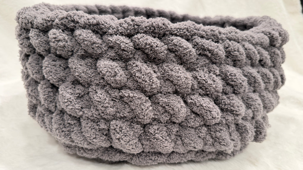 Majestic Gem Handmade Luxury Cat Bed – 14 Inches – Hematite