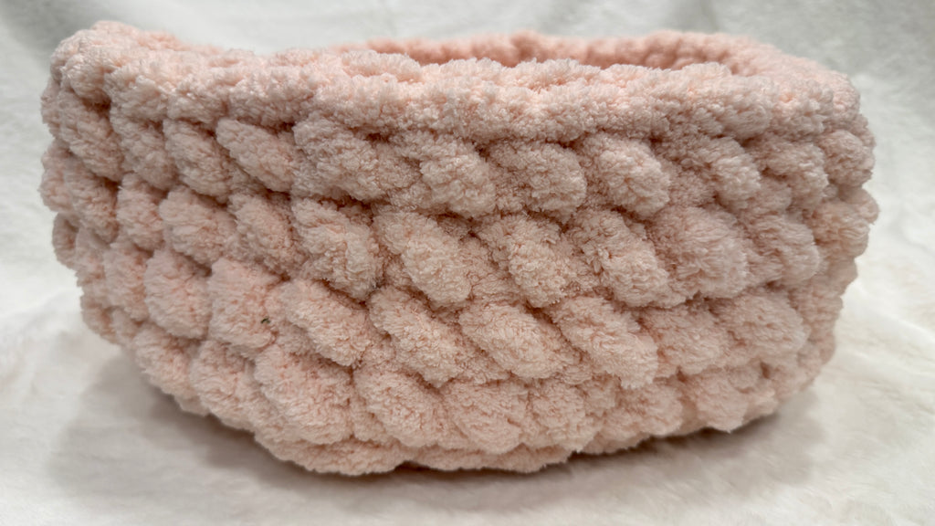 Majestic Gem Handmade Luxury Cat Bed – 14 Inches – Pink Opal