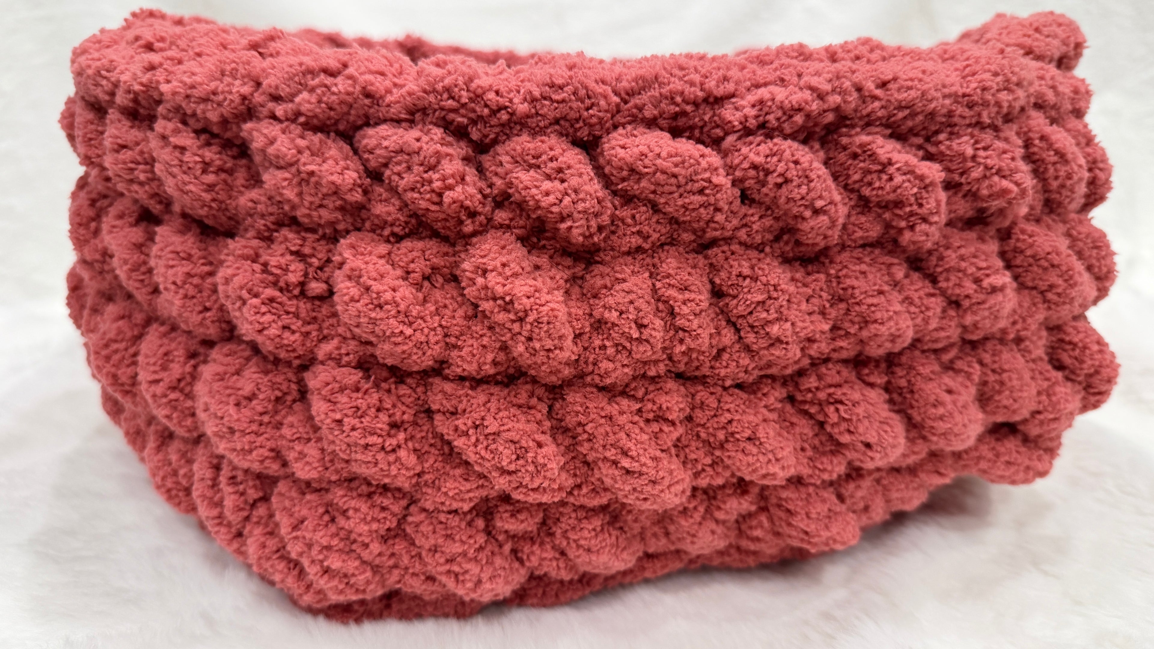 Majestic Gem Handmade Luxury Cat Bed – 14 Inches – Rose Quartz