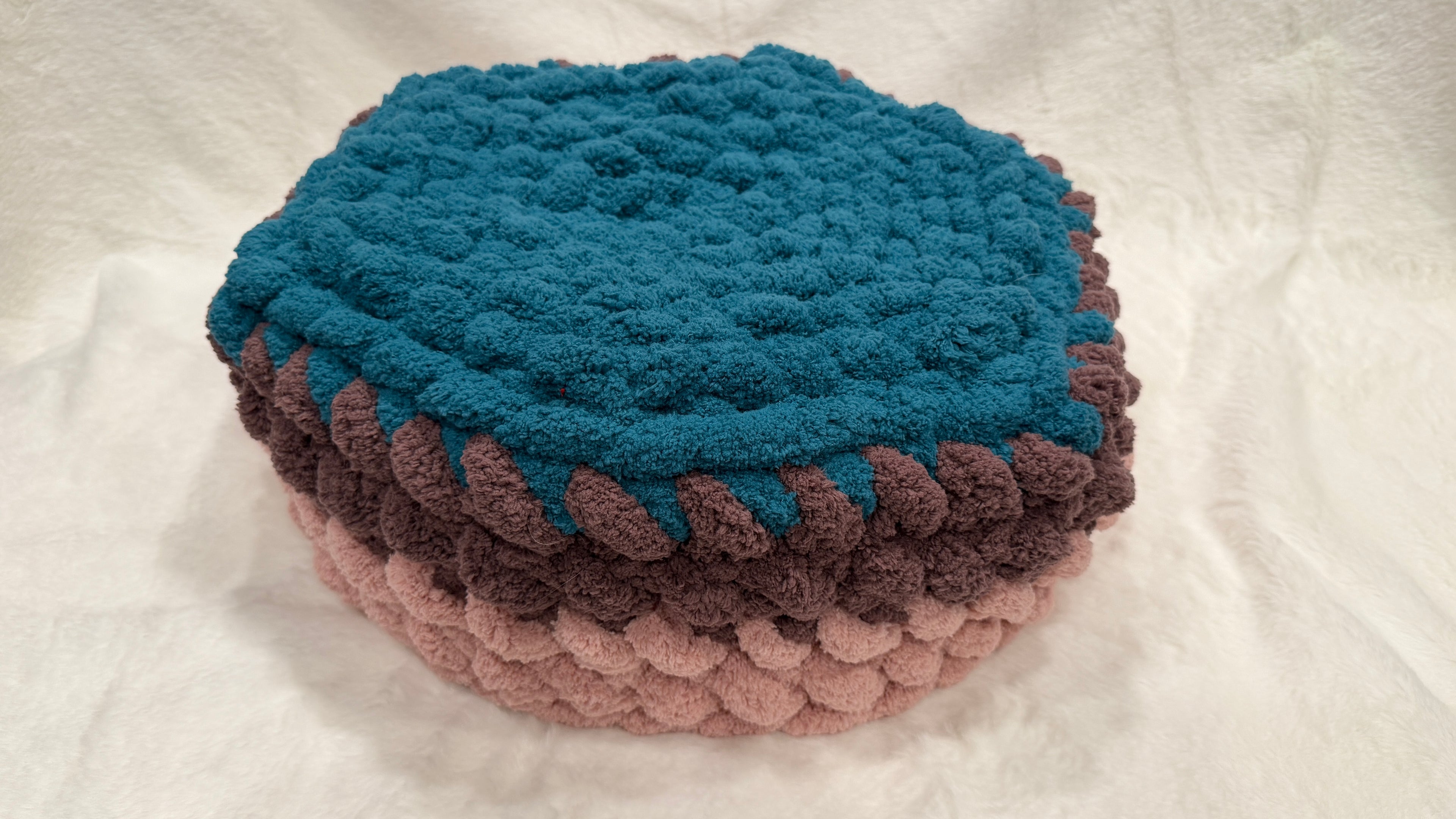 Majestic Gem Handmade Luxury Cat Bed – 14 Inches – Morganite · Lepidolite · Aquamarine