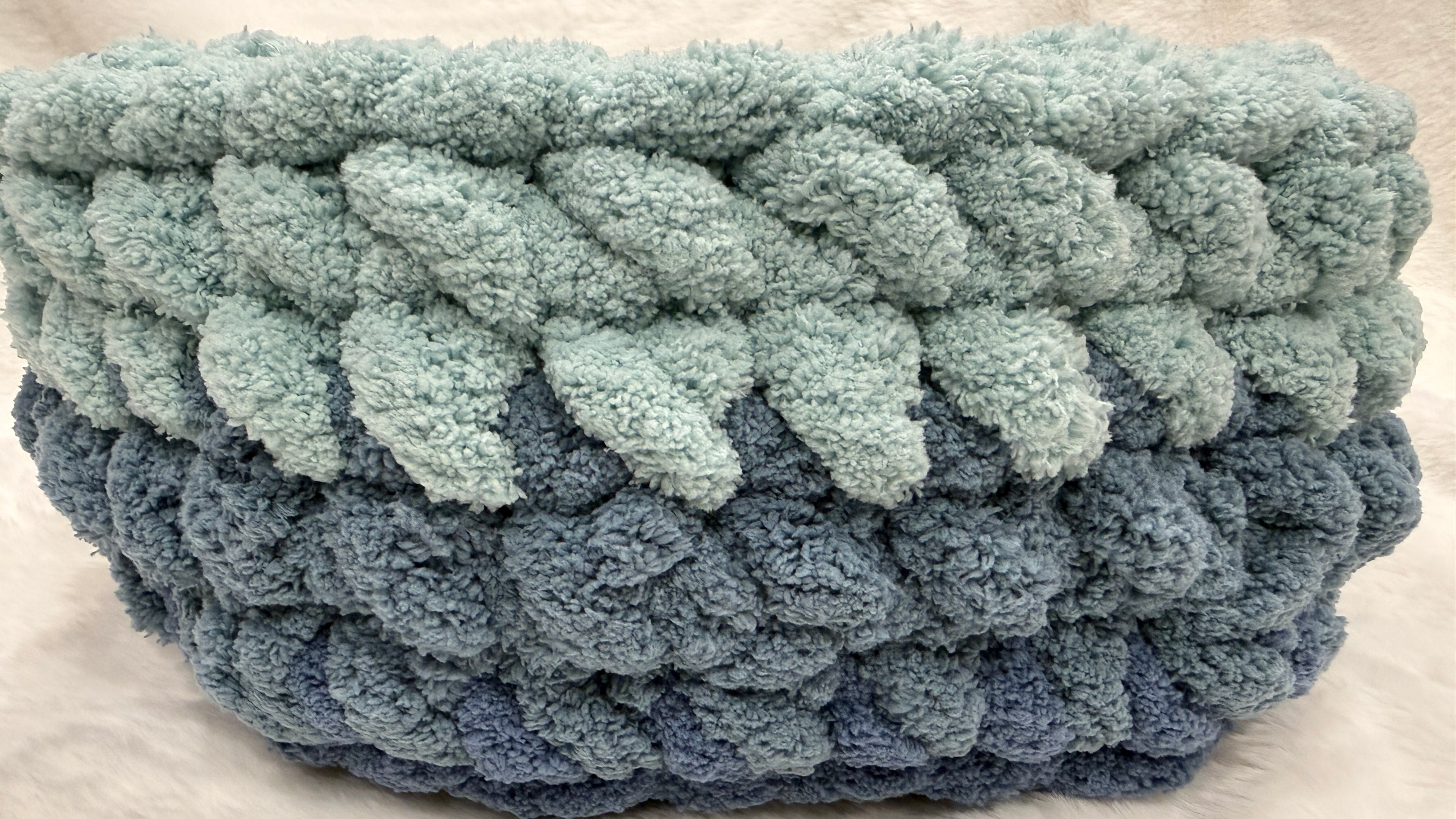 Majestic Gem Handmade Luxury Cat Bed – 14 Inches – Amazonite