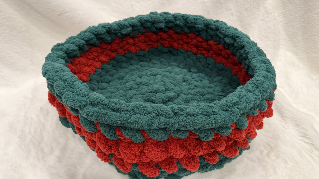 Majestic Gem Handmade Luxury Cat Bed – 14 Inches – Ruby Malachite