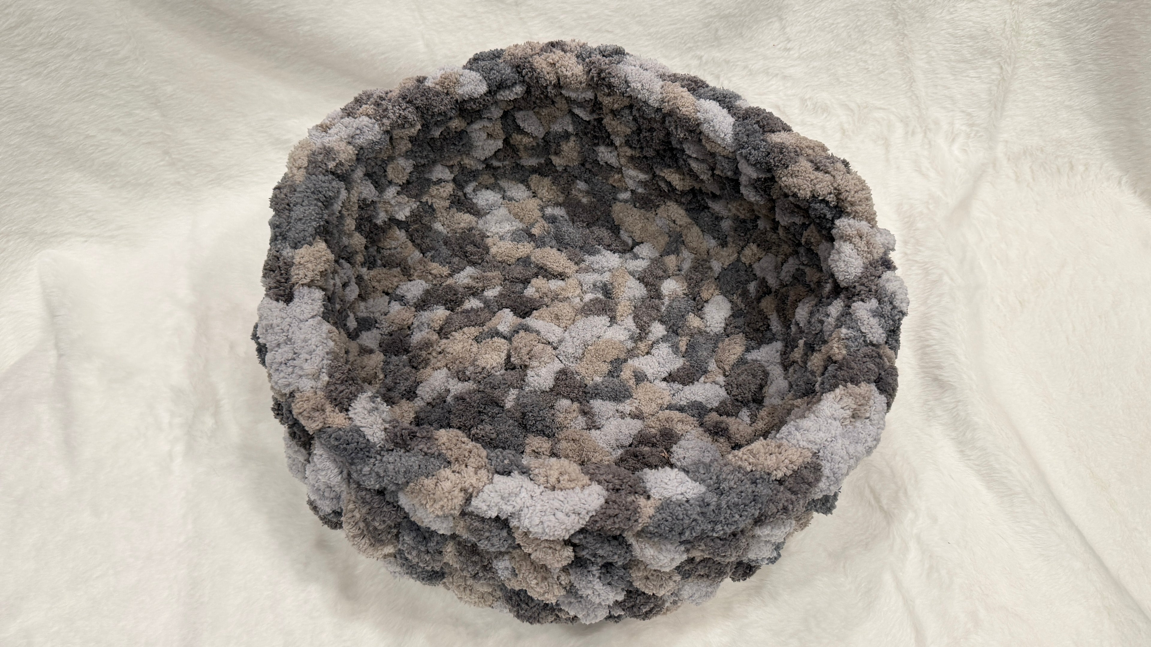 Majestic Gem Handmade Luxury Cat Bed – 14 Inches – Smoky Quartz