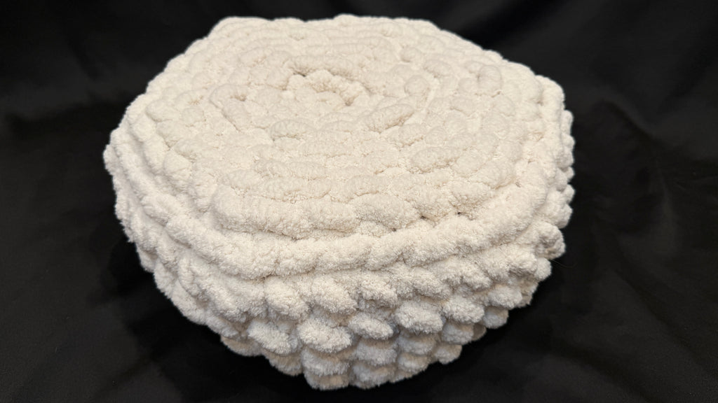 Majestic Gem Handmade Luxury Cat Bed – 14 Inches – Ivory Quartz