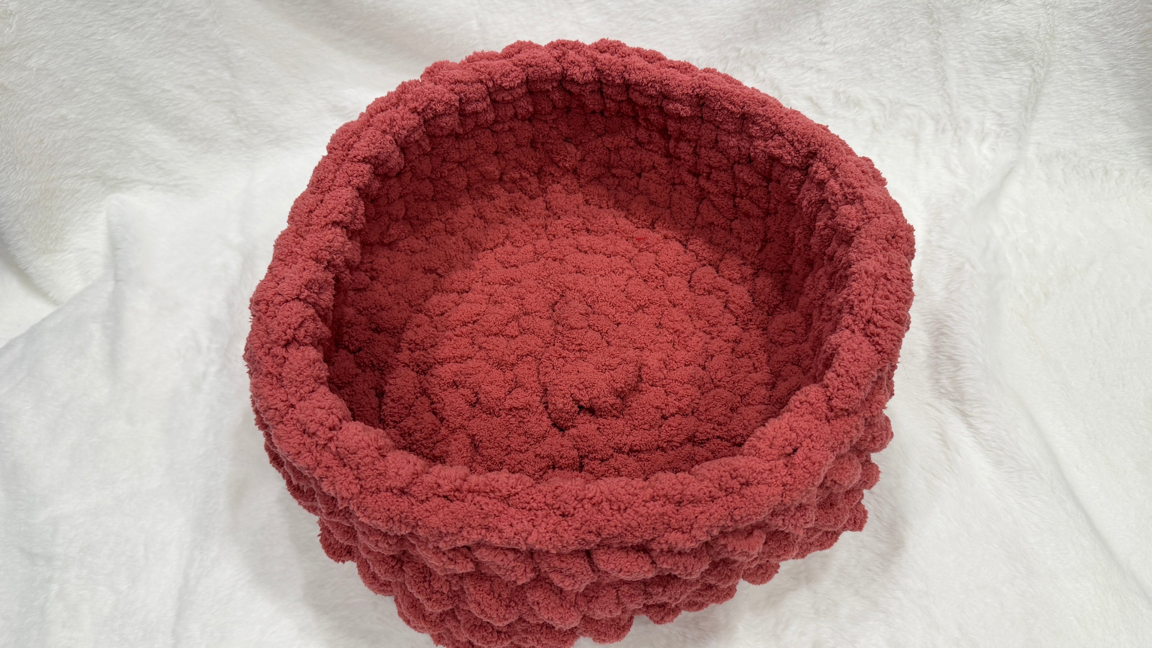 Majestic Gem Handmade Luxury Cat Bed – 14 Inches – Rose Quartz