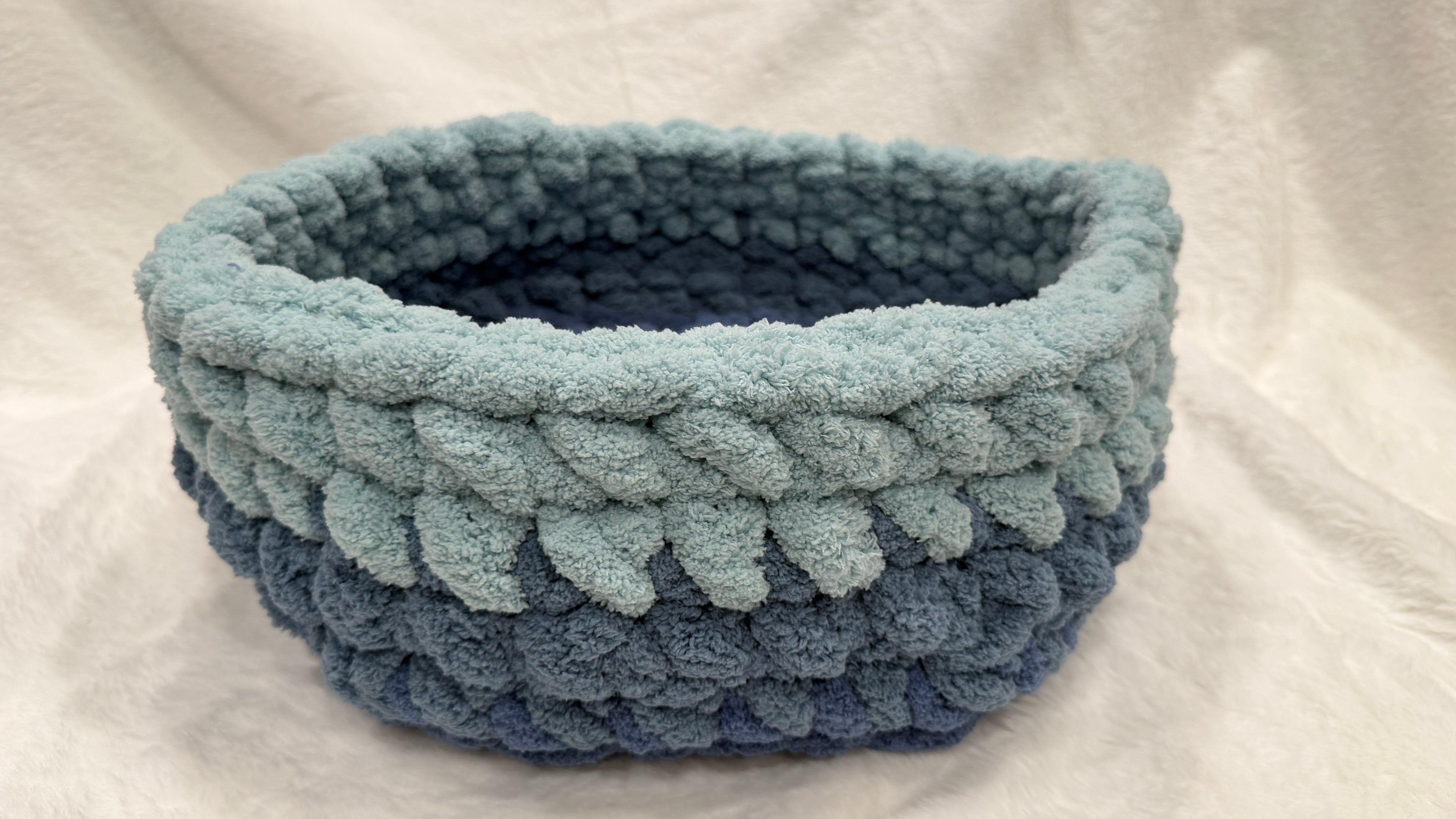 Majestic Gem Handmade Luxury Cat Bed – 14 Inches – Amazonite