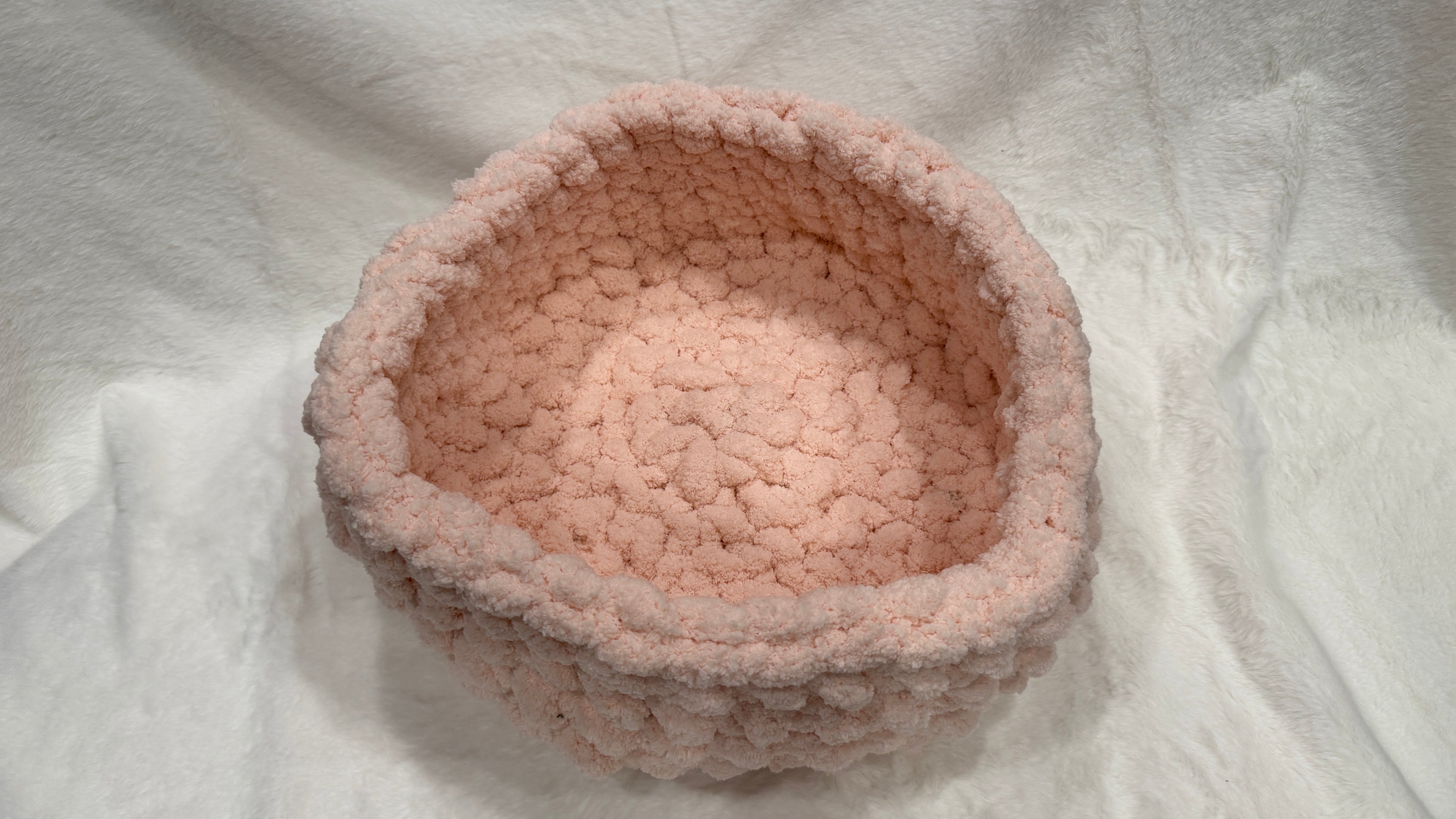 Majestic Gem Handmade Luxury Cat Bed – 14 Inches – Pink Opal