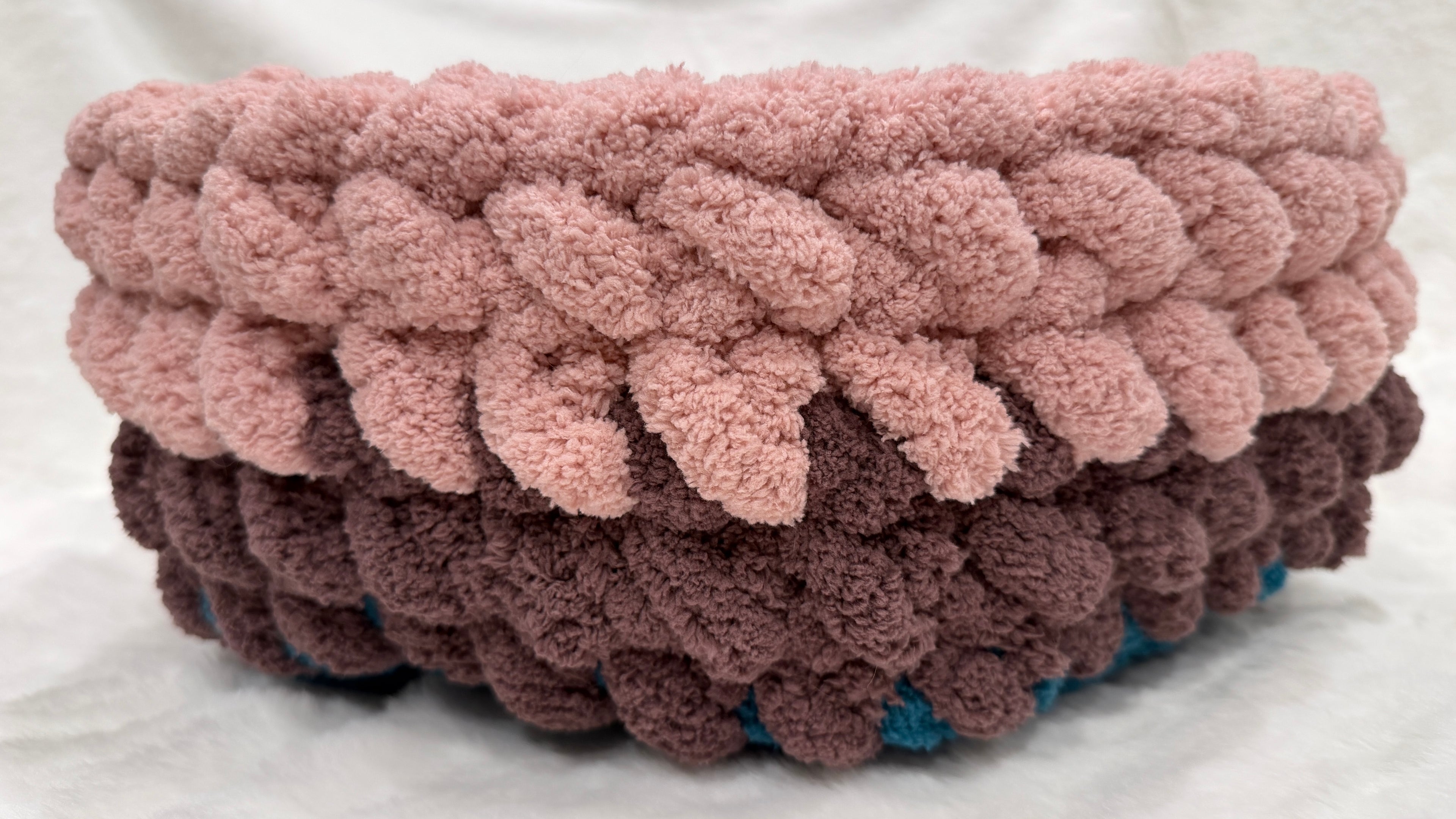 Majestic Gem Handmade Luxury Cat Bed – 14 Inches – Morganite · Lepidolite · Aquamarine